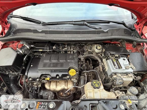 GALERİ55'TEN 1.4 TAM OTOMATİK OPEL CORSA 111.000 KM DE BAKIMLI