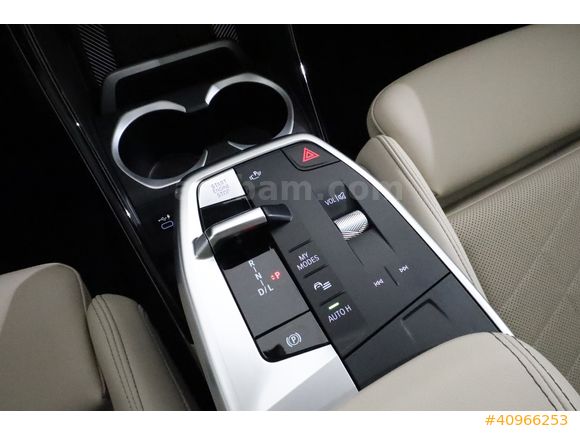 ÖZTORUN OTO - 2023 - BMW X1 sDrive20i - X-Line