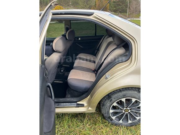 Sahibinden  DEĞİŞEN YOK 263 BİN KM. Volkswagen Bora 1.6 Trendline 2003 Model 