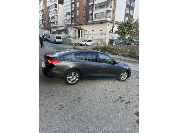 DEĞİŞENSİZ TEMİZ BAKIMLI FOCUS