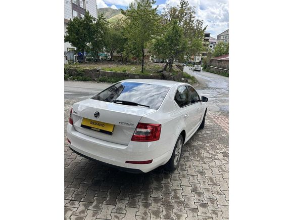 TEMİZ BAKIMLI DÜŞÜK KM