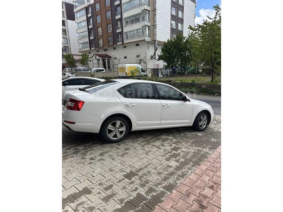 TEMİZ BAKIMLI DÜŞÜK KM