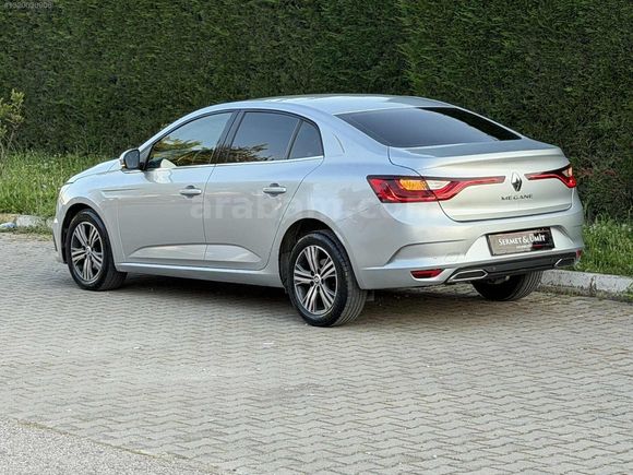 2024 MEGANE 4 TOUCH 1,3 TCE OTOMATİK HATASIZ 45 BİN KM DE