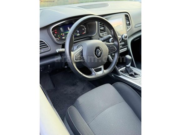 2024 MEGANE 4 TOUCH 1,3 TCE OTOMATİK HATASIZ 45 BİN KM DE
