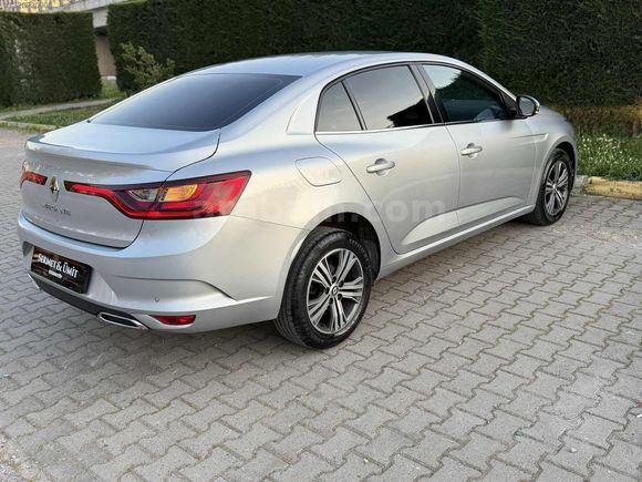 2024 MEGANE 4 TOUCH 1,3 TCE OTOMATİK HATASIZ 45 BİN KM DE