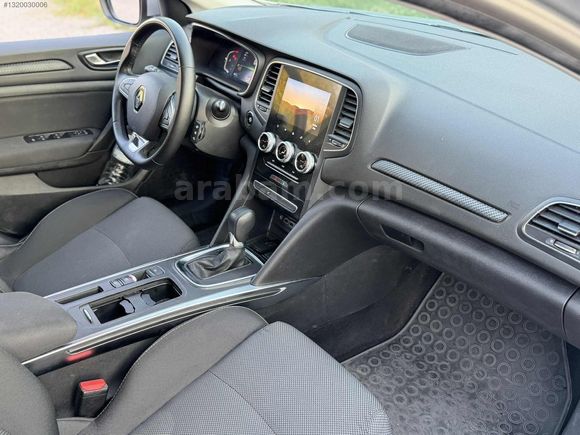 2024 MEGANE 4 TOUCH 1,3 TCE OTOMATİK HATASIZ 45 BİN KM DE
