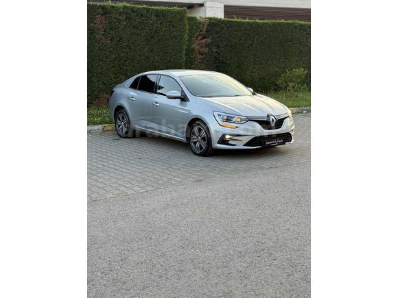 2024 MEGANE 4 TOUCH 1,3 TCE OTOMATİK HATASIZ 45 BİN KM DE