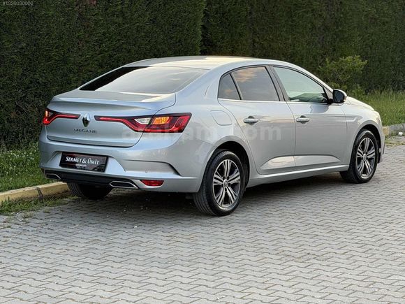 2024 MEGANE 4 TOUCH 1,3 TCE OTOMATİK HATASIZ 45 BİN KM DE