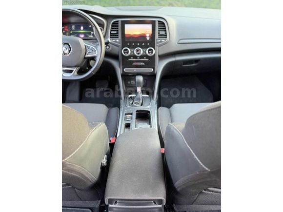 2024 MEGANE 4 TOUCH 1,3 TCE OTOMATİK HATASIZ 45 BİN KM DE