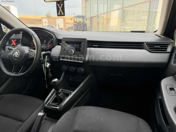 RENAULT CLİO JOY35.000 KM İLK SAHİBİNDEN SERVİS GARANLİ 2023