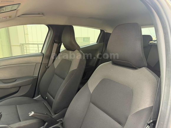 RENAULT CLİO JOY35.000 KM İLK SAHİBİNDEN SERVİS GARANLİ 2023