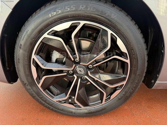 RENAULT CLİO JOY35.000 KM İLK SAHİBİNDEN SERVİS GARANLİ 2023