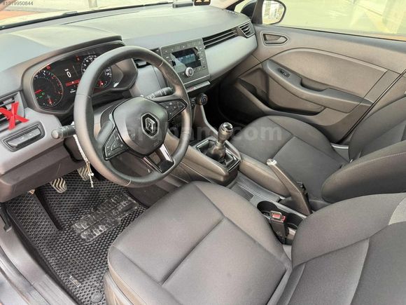 RENAULT CLİO JOY35.000 KM İLK SAHİBİNDEN SERVİS GARANLİ 2023