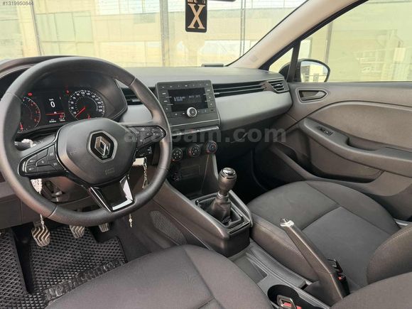RENAULT CLİO JOY35.000 KM İLK SAHİBİNDEN SERVİS GARANLİ 2023