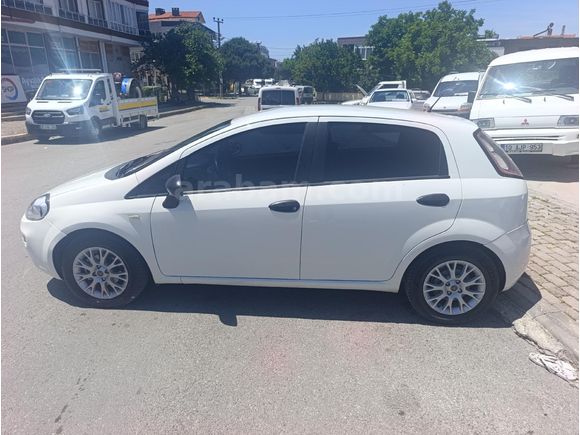 Galeriden Fiat Punto EVO 1.4 Dynamic 2012 Model Balıkesir