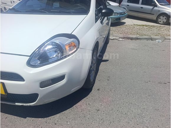 Galeriden Fiat Punto EVO 1.4 Dynamic 2012 Model Balıkesir