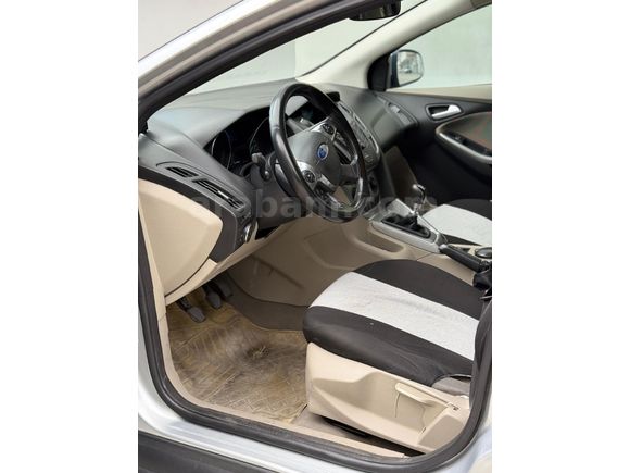 DEĞİŞENSİZ 2013 MODEL FORD FOCUS 1.6 TREND X