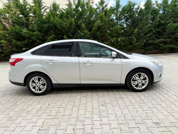DEĞİŞENSİZ 2013 MODEL FORD FOCUS 1.6 TREND X
