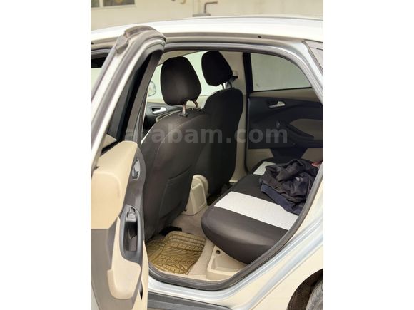 DEĞİŞENSİZ 2013 MODEL FORD FOCUS 1.6 TREND X
