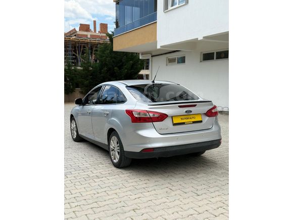 DEĞİŞENSİZ 2013 MODEL FORD FOCUS 1.6 TREND X