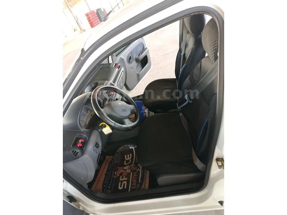Sahibinden Renault Clio 1.4 RNA 2000 Model
