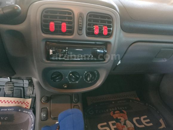 Sahibinden Renault Clio 1.4 RNA 2000 Model