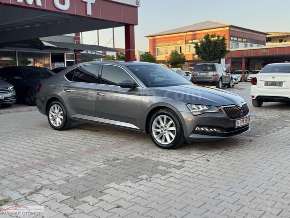 2022 Model SUPERB 1.5 TSI Premium İçi Bej Renk 93.000 Kmde