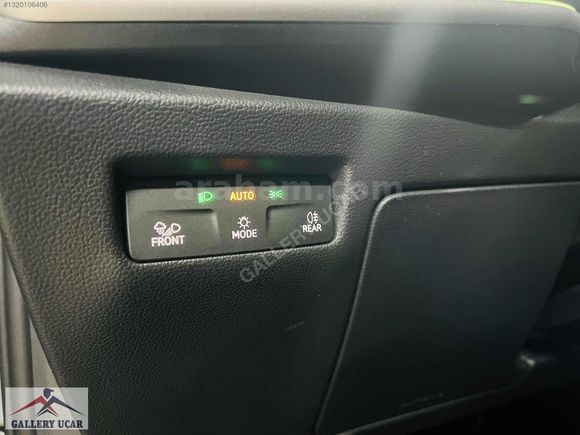 GALLERY UÇAR'dan-DEGİŞENSİZ-BOYASIZ-2024-SKODA-SÜPER B-PRESTİGE-