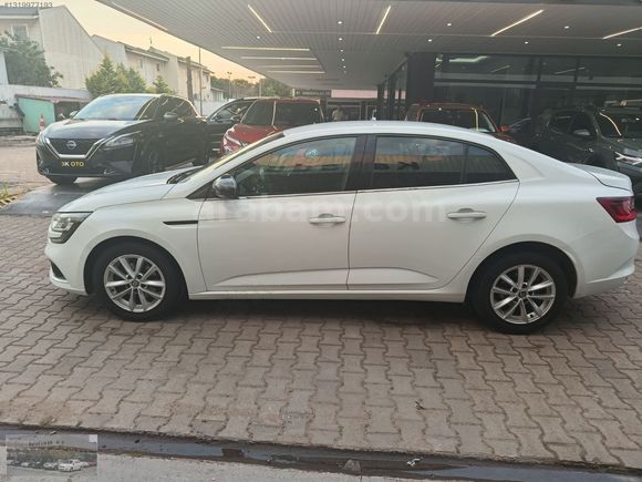 BOYASIZ HATASIZ TESLA EKRANLI MEGANE 1,5 BLUE DCİ 7 İLERİ