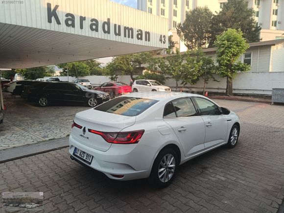 BOYASIZ HATASIZ TESLA EKRANLI MEGANE 1,5 BLUE DCİ 7 İLERİ