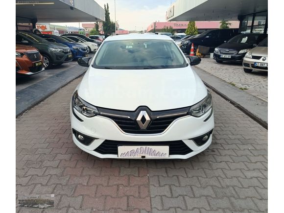 BOYASIZ HATASIZ TESLA EKRANLI MEGANE 1,5 BLUE DCİ 7 İLERİ