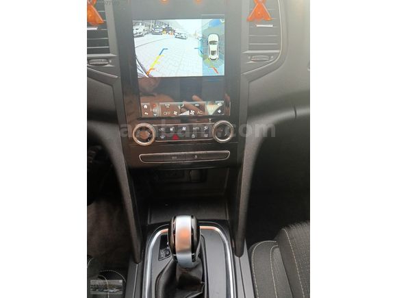 BOYASIZ HATASIZ TESLA EKRANLI MEGANE 1,5 BLUE DCİ 7 İLERİ
