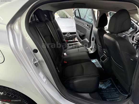 NİNA OTOMOTİV'DEN DEĞİŞENSİZ-DİZEL OTOMATİK MEGANE