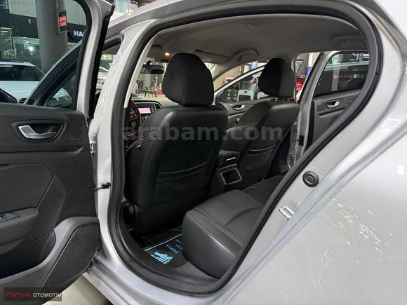 NİNA OTOMOTİV'DEN DEĞİŞENSİZ-DİZEL OTOMATİK MEGANE