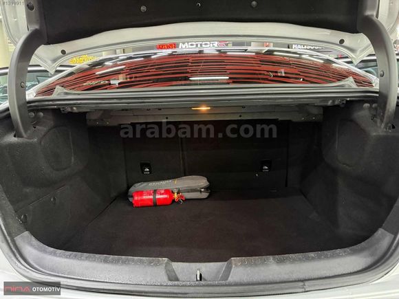 NİNA OTOMOTİV'DEN DEĞİŞENSİZ-DİZEL OTOMATİK MEGANE