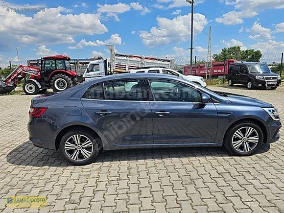 2022 MODEL RENAULT MEGANE 1.5 DİZEL TOUCH PAKET DEĞİŞENSİZ