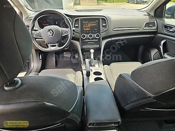 2022 MODEL RENAULT MEGANE 1.5 DİZEL TOUCH PAKET DEĞİŞENSİZ