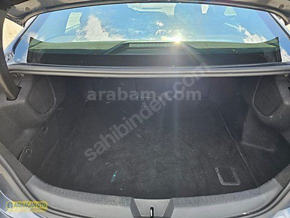 2022 MODEL RENAULT MEGANE 1.5 DİZEL TOUCH PAKET DEĞİŞENSİZ