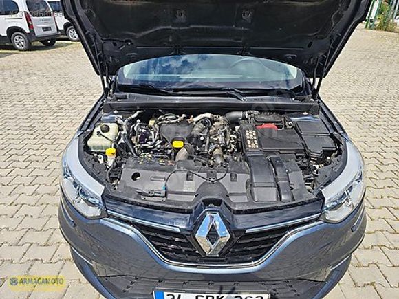 2022 MODEL RENAULT MEGANE 1.5 DİZEL TOUCH PAKET DEĞİŞENSİZ