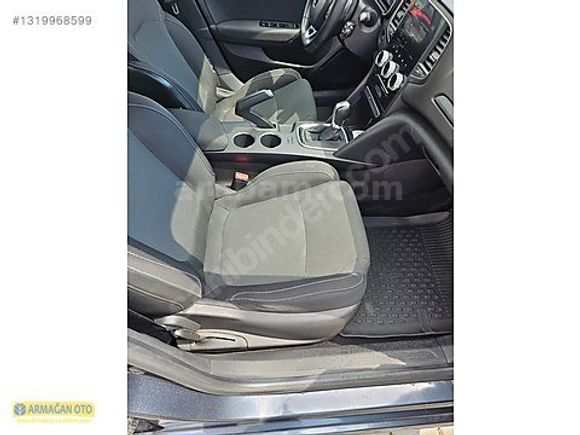 2022 MODEL RENAULT MEGANE 1.5 DİZEL TOUCH PAKET DEĞİŞENSİZ
