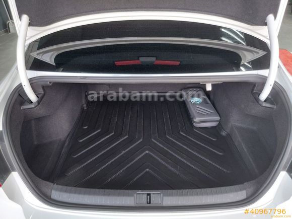 Galeriden Volkswagen Passat 1.6 TDi 2019 Model Yalova 173.052 km Beyaz