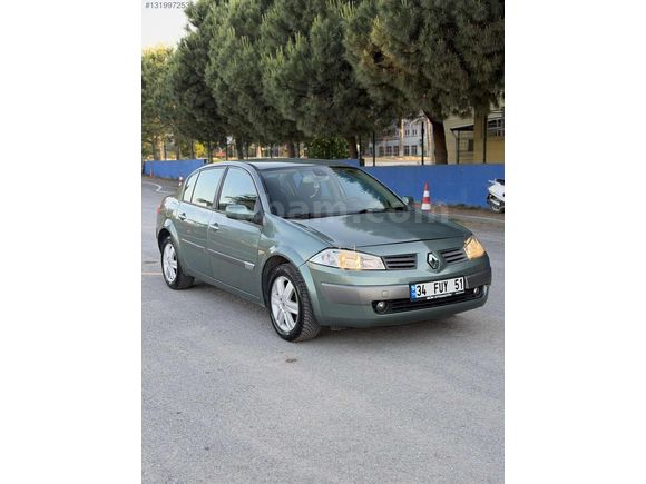 218.000 KM 2004 MEGAN 2 EMSALSİZ TEMİZLİKTE