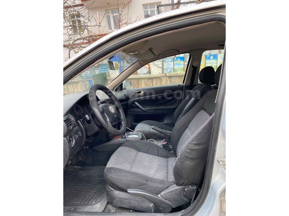 Sahibinden Volkswagen Passat 1.8 Trendline 2000 Model  196.458 km Gri (Gümüş)