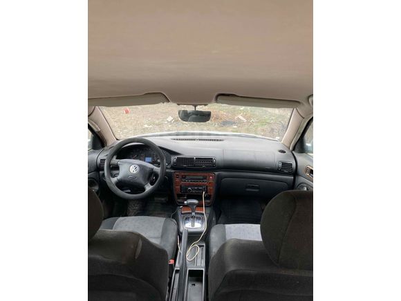 Sahibinden Volkswagen Passat 1.8 Trendline 2000 Model  196.458 km Gri (Gümüş)