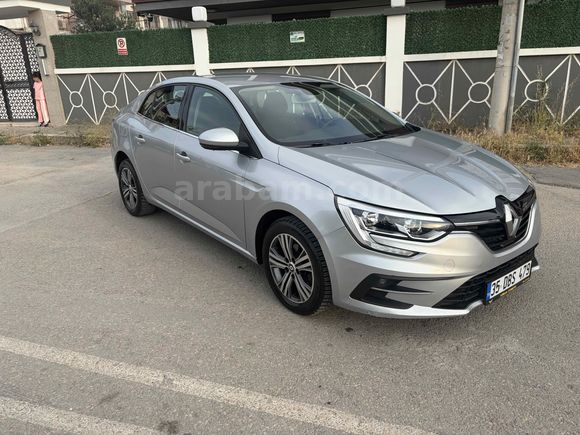 Galeriden Renault Megane 1.3 TCe Touch 2023 Model İzmir 107.236 km Gri (Gümüş)