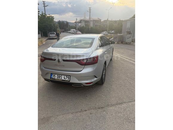 Galeriden Renault Megane 1.3 TCe Touch 2023 Model İzmir 107.236 km Gri (Gümüş)