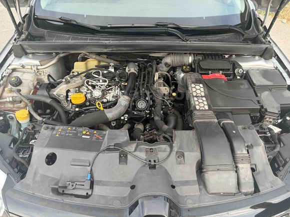 Galeriden Renault Megane 1.3 TCe Touch 2023 Model İzmir 107.236 km Gri (Gümüş)