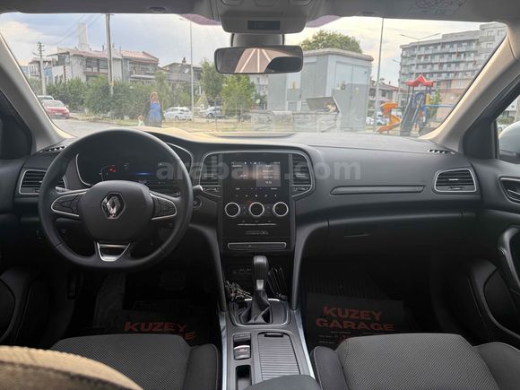Galeriden Renault Megane 1.3 TCe Touch 2023 Model İzmir 107.236 km Gri (Gümüş)