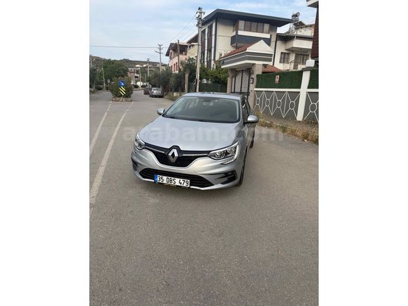 Galeriden Renault Megane 1.3 TCe Touch 2023 Model İzmir 107.236 km Gri (Gümüş)