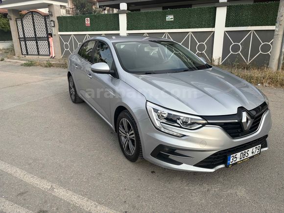 Galeriden Renault Megane 1.3 TCe Touch 2023 Model İzmir 107.236 km Gri (Gümüş)